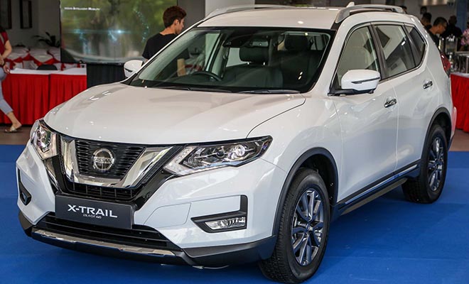 Loạt xe Mazda, Nissan hạ giá 100 triệu đồng ở Việt Nam