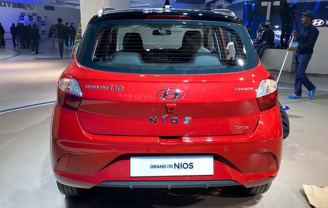 Hyundai tr&igrave;nh l&agrave;ng mẫu Grand i10 gi&aacute; si&ecirc;u mềm, nếu bỏ qua sẽ tiếc cả đời