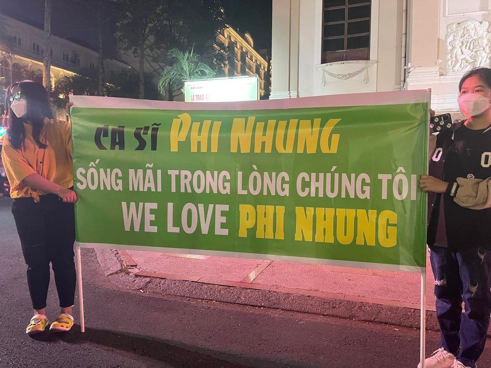 Nguoi-ham-mo-lam-dieu-dac-biet-cho-phi-nhung-tai-giai-mai-vang-canh-tuong-dien-ra-khien-ai-cung-xuc-dong