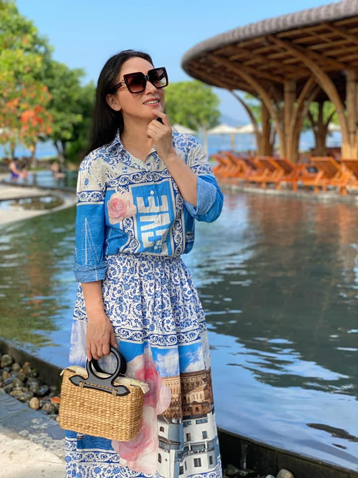 Dong-thai-bat-ngo-cua-phi-nhung-giua-luc-bi-ba-hang-tung-ghi-am-doi-ty-vach-tran-di-vanh-do-day