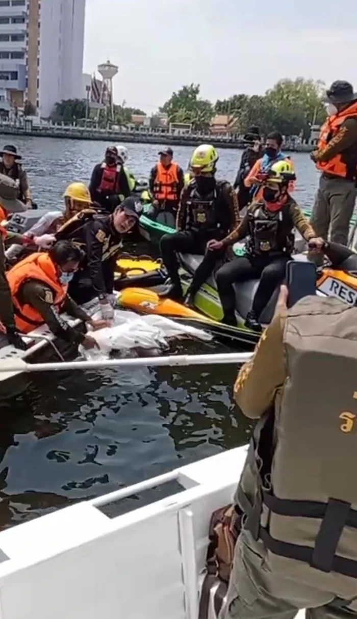 Cdm-dua-ra-loat-nghi-van-ve-hinh-anh-than-mat-cuoi-cung-cua-my-nhan-chiec-la-cuon-bay-voi-quan-ly-1