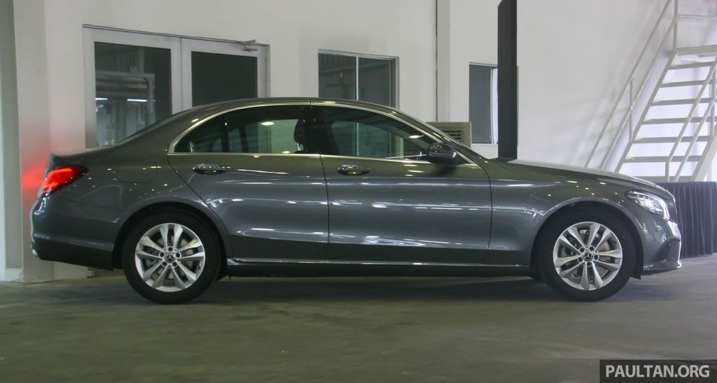 H&oacute;ng xe hạng sang Mercedes-Benz C180 phi&ecirc;n bản &lsquo;gi&aacute; rẻ&rsquo; chuẩn bị c&oacute; mặt tại Việt Nam