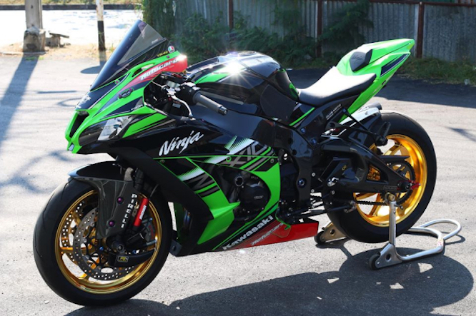 kawasaki zx10r v4