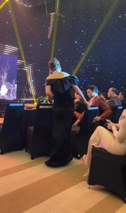 Hành động gây tranh cãi của Anh Dũng với Trương Ngọc Ánh khi dự đám cưới 4