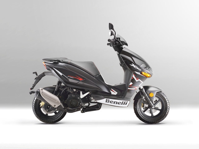 Si&ecirc;u địch thủ Honda Air Blade 150 2021 gi&aacute; chỉ 38 triệu: Diện mạo 'kh&aacute; bảnh', trang bị long lanh ảnh 3