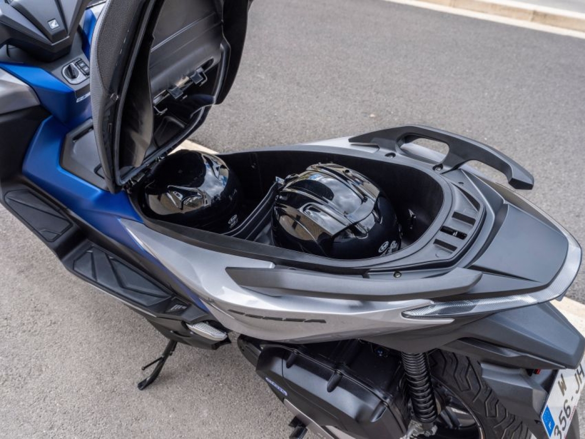 'Kẻ thế ch&acirc;n&rsquo; Honda SH 150i 2021 sắp ra mắt: Thiết kế &lsquo;sang xịn mịn&rsquo;, trang bị g&acirc;y sốt dư luận ảnh 3