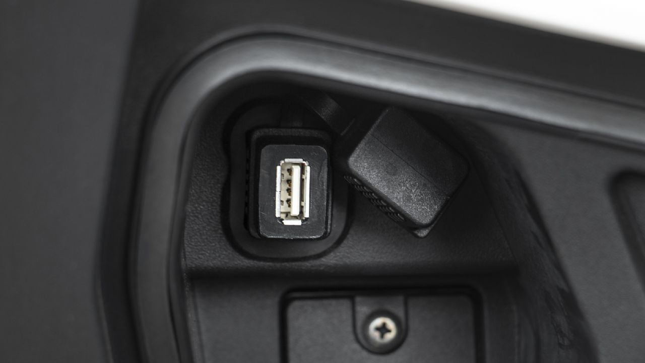 Lộ diện đối thủ Honda SH 125i: Gi&aacute; rẻ ngang Honda Vision, sức mạnh ngang cơ &lsquo;vua tay ga&rsquo; ảnh 2