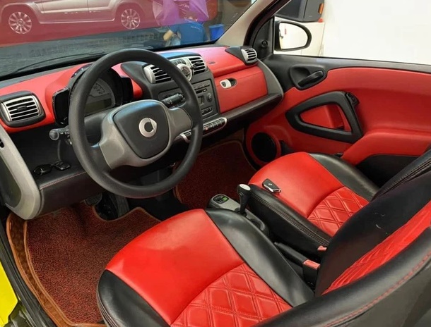 Ngắm 'b&eacute; hạt ti&ecirc;u' nhỏ hơn cả Kia Morning 2021 nhưng kh&aacute;ch Việt sửng sốt khi biết gi&aacute; mẫu xe n&agrave;y ảnh 2