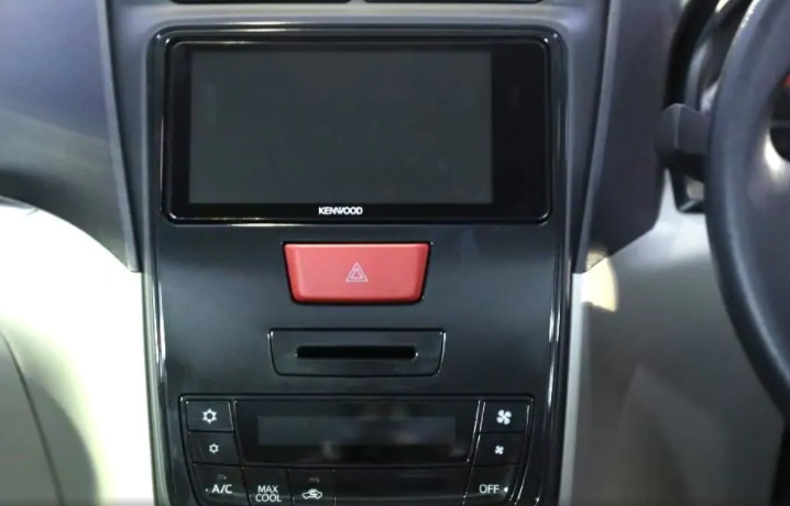 Kỳ ph&ugrave;ng địch thủ Toyota Innova 2021 gi&aacute; chỉ 291 triệu với trang bị so k&egrave; Mitsubishi Xpander 2021 ảnh 3