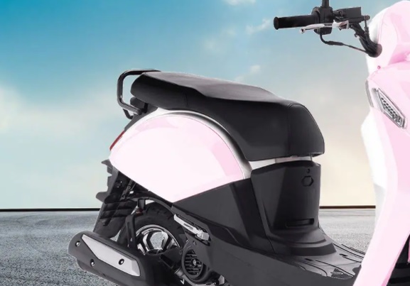 'Ph&aacute;t th&egrave;m' v&igrave; mẫu xe ga gi&aacute; 31 triệu so k&egrave; Honda Vision 2021: Diện mạo sang chảnh, c&ocirc;ng nghệ m&ecirc; ly ảnh 2