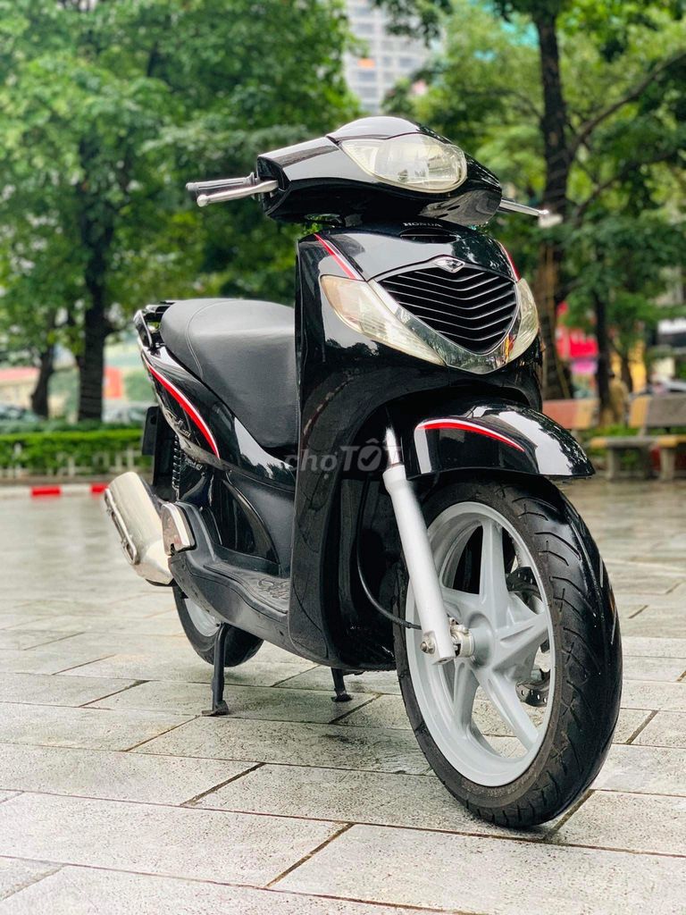 Ngạc nhiên vì chiếc Honda SH 125i gây sốt với giá chỉ 35 triệu, rẻ hơn Honda Air Blade mới 10 triệu ảnh 2