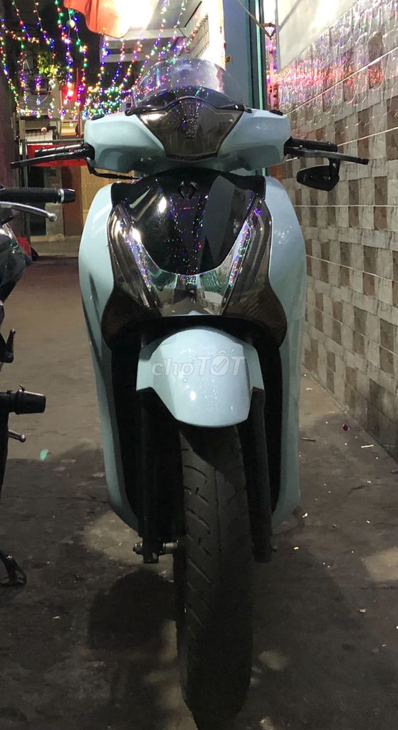 Bất ngờ v&igrave; chiếc Honda SH 150i gi&aacute; chỉ 53 triệu, thấp ngang Honda Air Blade mới khiến d&acirc;n t&igrave;nh m&ecirc; ly ảnh 2