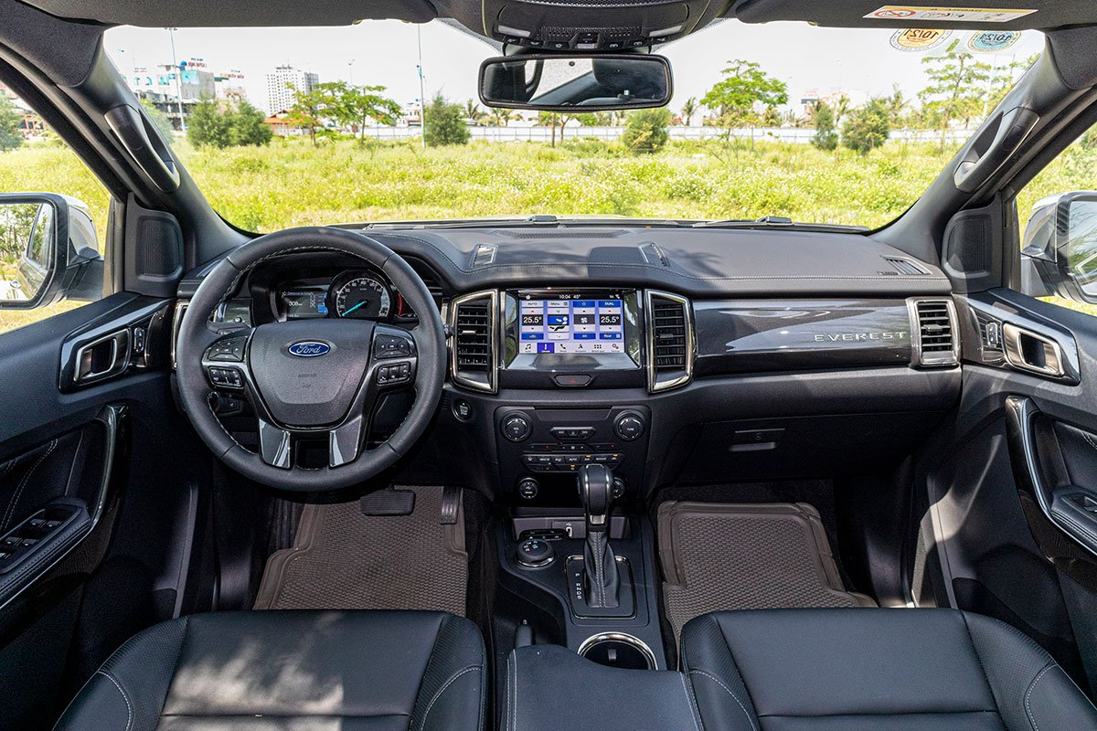 Hot: Ford Everest hạ gi&aacute; sập s&agrave;n 70 triệu, quyết 'rượt đuổi' Toyota Fortuner, Hyundai Santa Fe 2021 ảnh 2