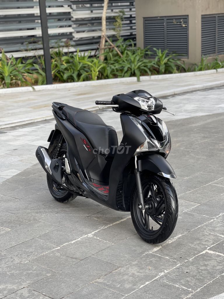 Cận cảnh Honda SH 150 ABS 2019 màu đen mờ vừa đến tay người mua  Báo điện  tử VnMedia  Tin nóng Việt Nam và thế giới