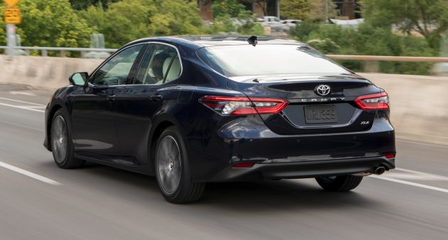 ‘Vua sedan’ Toyota Camry 2021 chốt giá cực sốc: Thiết kế sang chảnh, trang bị ngập tràn ảnh 1