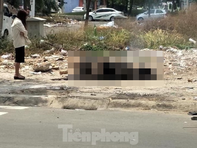 C&ocirc; g&aacute;i ch&acirc;m lửa đốt Honda SH ch&aacute;y rụi, d&acirc;n t&igrave;nh &lsquo;sởn gai ốc&rsquo; trước cảnh tượng kh&ocirc;ng tưởng! anh 1