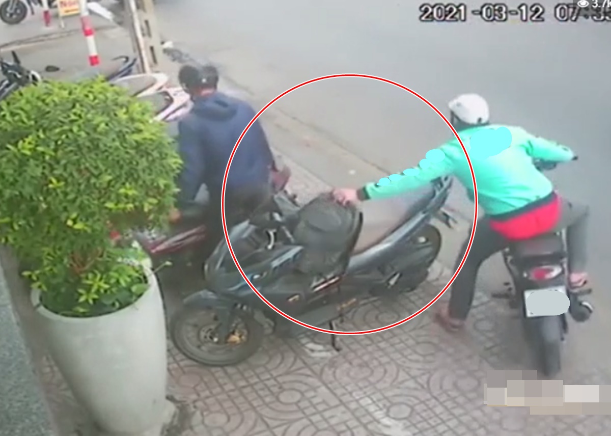 Nam thanh ni&ecirc;n đi Honda Air Blade t&aacute; hỏa trước h&agrave;nh động của shipper, l&yacute; do khiến ai cũng ng&aacute;n ngẩm ảnh 3