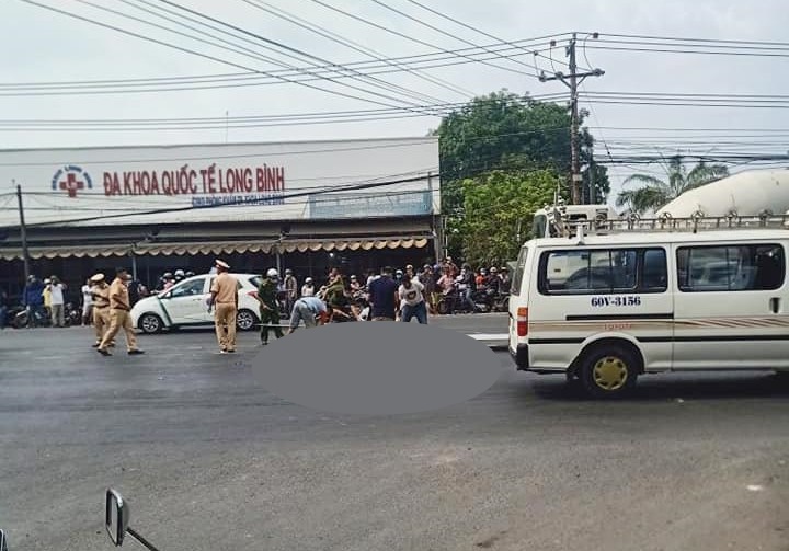 Người phụ nữ đi Honda Wave Alpha thiệt mạng sau c&uacute; t&ocirc;ng động trời với container khiến ai cũng sợ h&atilde;i ảnh 1