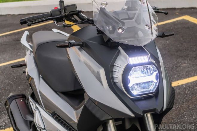 Honda SH 150i bấn loạn trước đối thủ gi&aacute; 45 triệu: Rẻ ngang Honda Air Blade, trang bị ngập tr&agrave;n ảnh 1