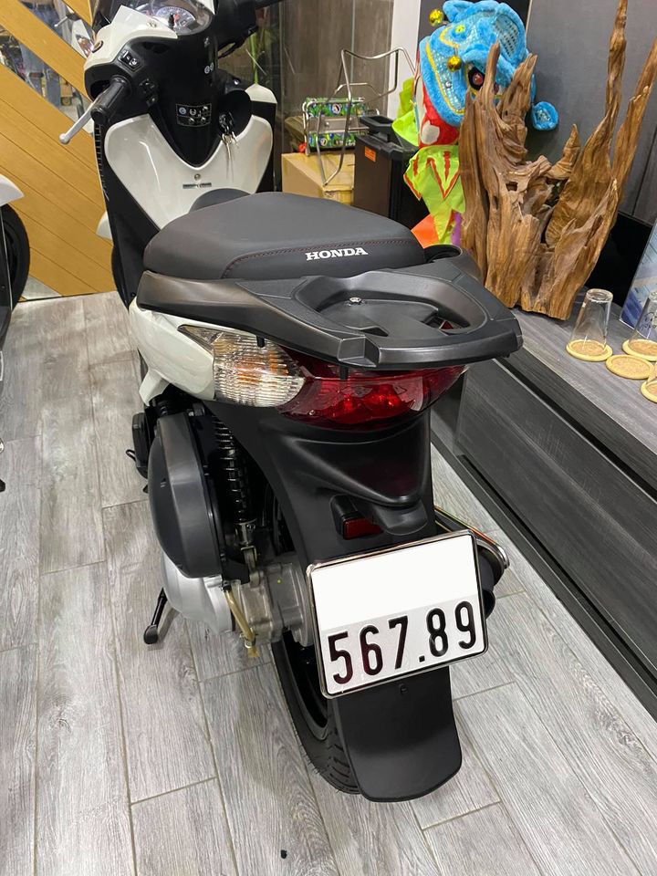 Honda Vision, Honda SH được rao bán với giá không tưởng, dân tình ngỡ ngàng vì chi tiết cực khủng ảnh 1