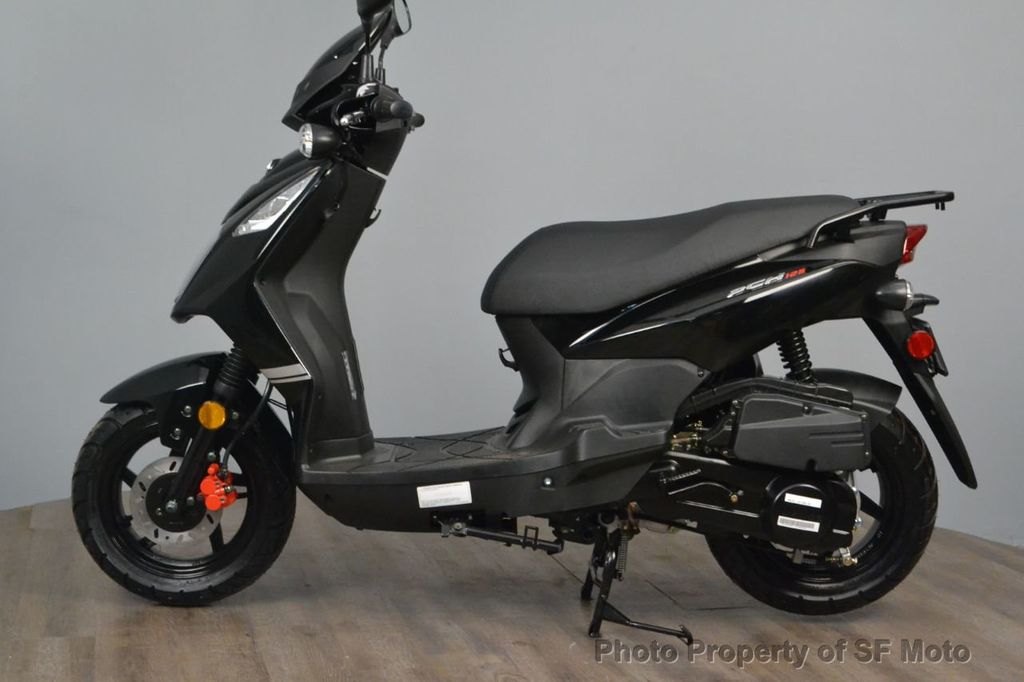 Đối thủ Honda Air Blade 125 giá rẻ hơn 10 triệu: Thiết kế và trang bị khiến Honda Vision lác mắt ảnh 3