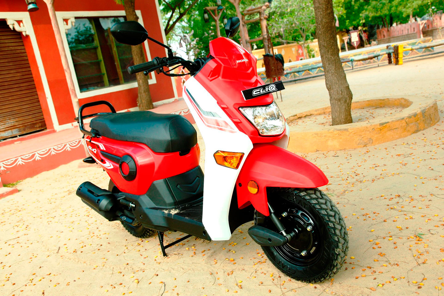 Si&ecirc;u phẩm xe ga 15 triệu khiến Honda Vision kh&oacute;c th&eacute;t: Rẻ hơn Honda Lead 25 triệu, thiết kế ấn tượng ảnh 1