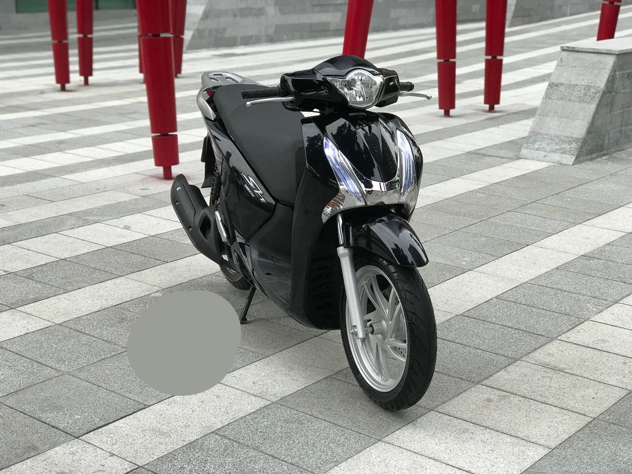 Chiếc Honda SH 150i c&oacute; gi&aacute; kh&ocirc;ng tưởng khiến SH Mode bần thần, d&acirc;n t&igrave;nh bấn loạn trước điểm đặc biệt ảnh 3