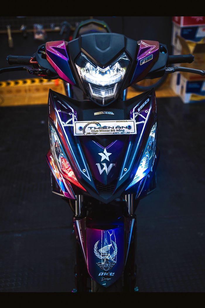 Chiếc Honda Winner X c&oacute; gi&aacute; kh&ocirc;ng tưởng khiến Yamaha Exciter vỡ &ograve;a, d&acirc;n t&igrave;nh bất ngờ v&igrave; chi tiết n&agrave;y ảnh 1