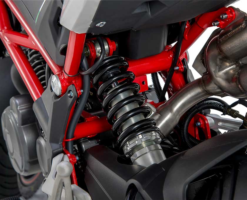 Thần gi&oacute; &lsquo;thế ch&acirc;n&rsquo; Yamaha Exciter 135 gi&aacute; rẻ ngang Honda Winner X, trang bị căng đ&eacute;t ảnh 3