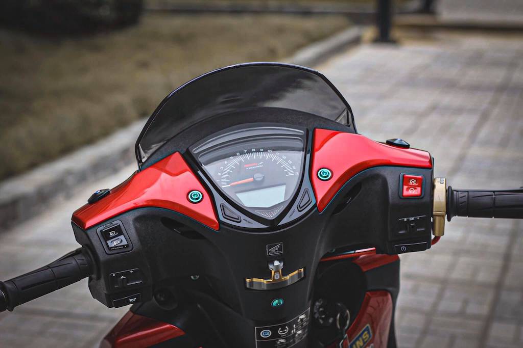 Chiếc Honda SH 150i c&oacute; gi&aacute; kh&ocirc;ng tưởng, sở hữu điểm đặc biệt khiến d&acirc;n t&igrave;nh sửng sốt ảnh 2