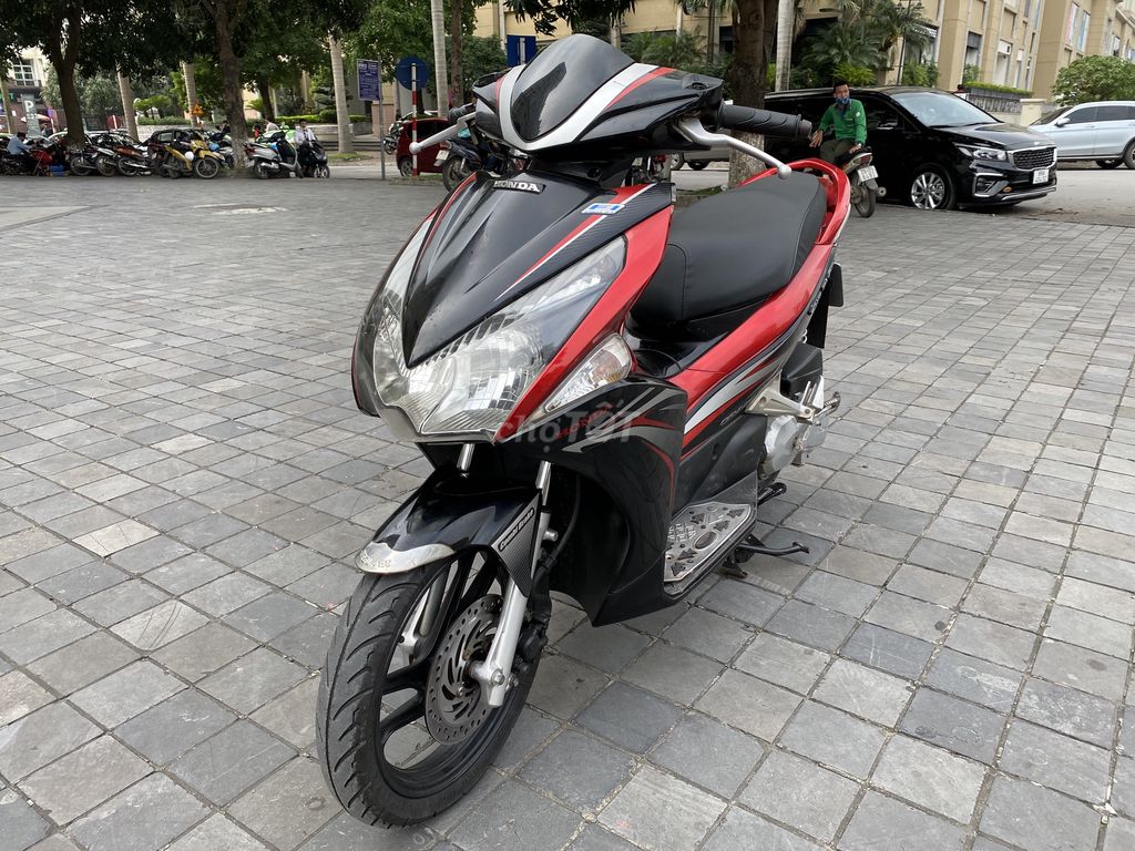 Chiếc Honda Air Blade gi&aacute; chỉ 13 triệu, rẻ hơn Honda Vision 20 triệu, thời điểm mua xe cực ngon ảnh 3