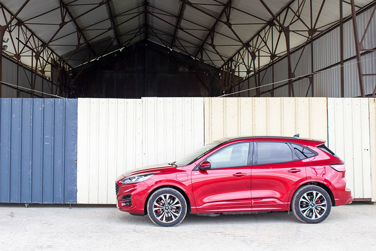 Honda HR-V lo sốt v&oacute; trước đối thủ mới rẻ hơn 150 triệu: Thiết kế m&ecirc; ly, trang bị so k&egrave; Kia Seltos ảnh 2