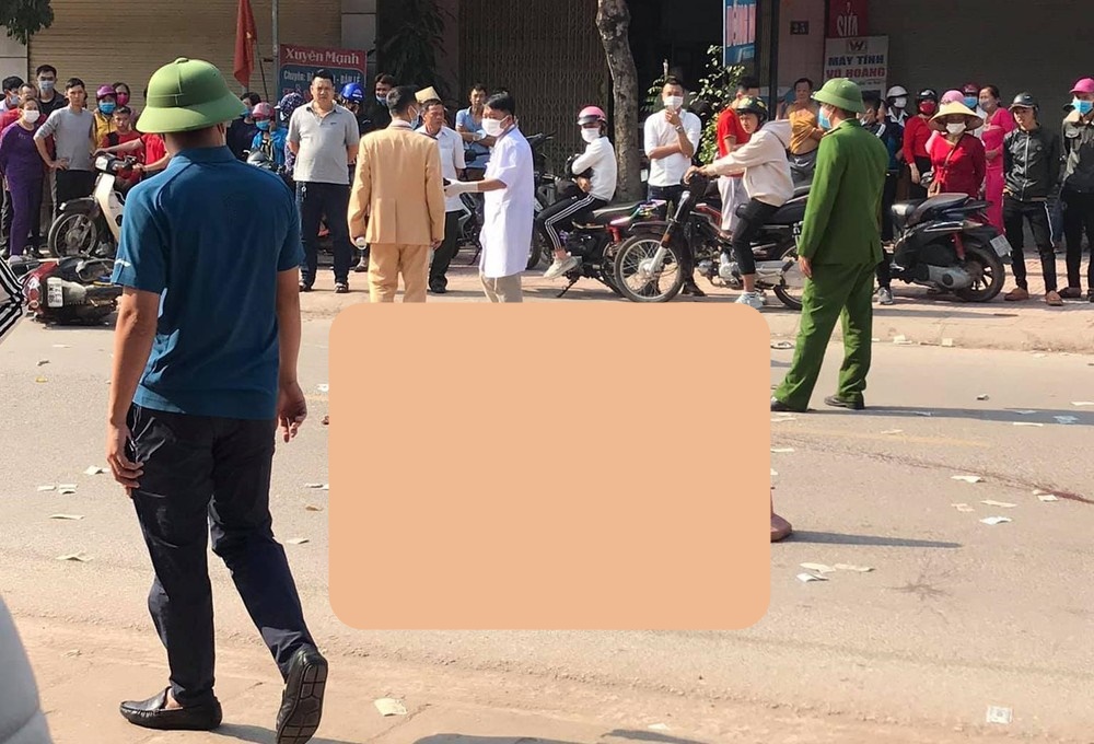 Nam thanh ni&ecirc;n đi Honda SH tử vong tại chỗ sau c&uacute; t&ocirc;ng &lsquo;động trời&rsquo; khiến d&acirc;n t&igrave;nh t&aacute; hỏa ảnh 1