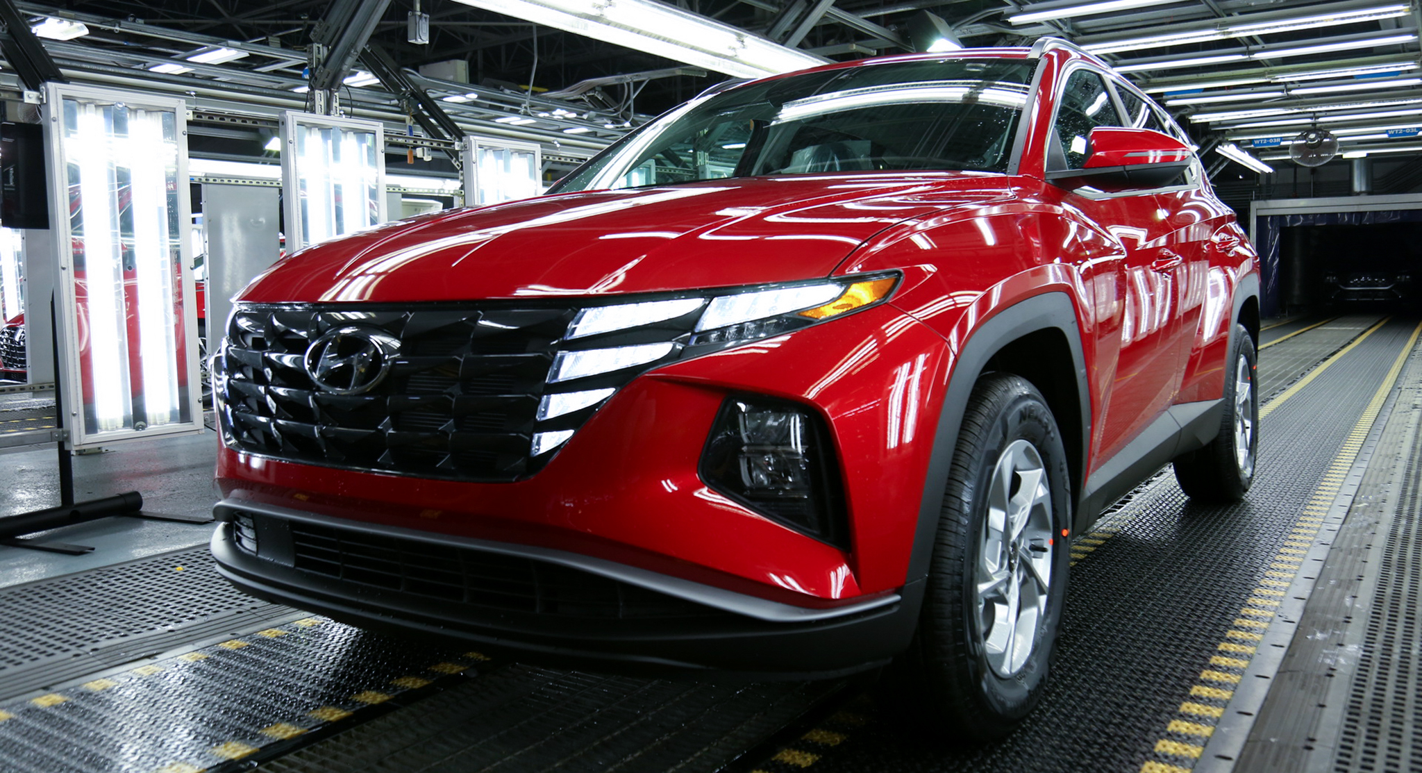 Hyundai Tucson 2022 sắp ‘ra lò’ với trang bị khủng vượt mặt Mazda CX-5, Honda CR-V, Toyota Fortuner ảnh 1