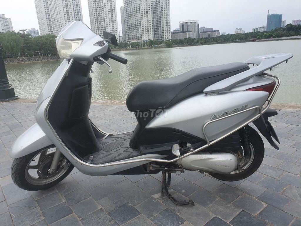 Chiếc Honda Lead gi&aacute; chỉ c&ograve;n 8 triệu, rẻ hơn Honda Air Blade tận 30 triệu khiến d&acirc;n t&igrave;nh cho&aacute;ng v&aacute;ng ảnh 3