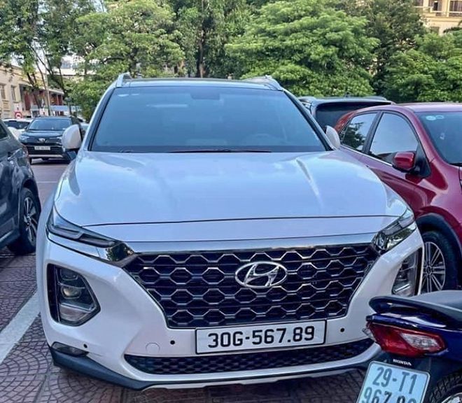 Chiếc Hyundai SantaFe 2020 có giá không tưởng, khách Việt sững sờ trước chi tiết đặc biệt này ảnh 1