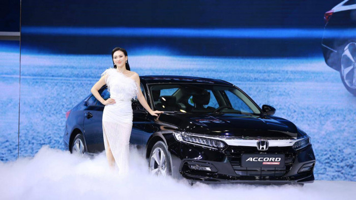 Toyota Camry ‘xưng vương’ sedan toàn cầu, vượt mặt Honda Accord, Tesla Model cực ngoạn mục ảnh 2