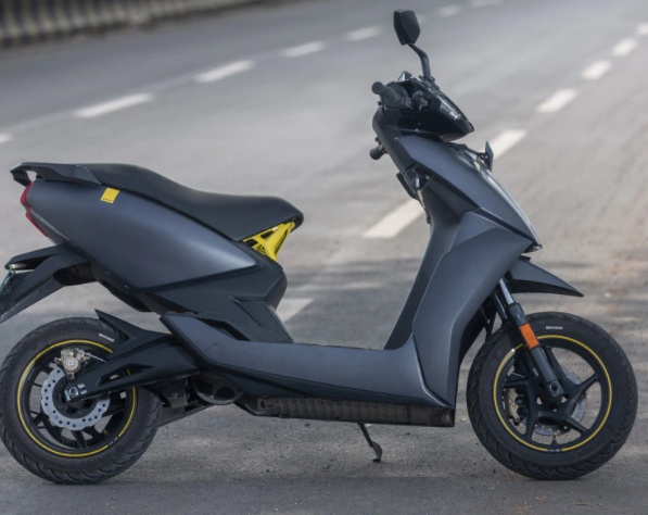 Mẫu xe m&aacute;y gi&aacute; 35 triệu &lsquo;hất cẳng&rsquo; Honda Vision 2021 với diện mạo đẹp kh&ocirc;ng tỳ vết, c&ocirc;ng nghệ m&ecirc; ly ảnh 1