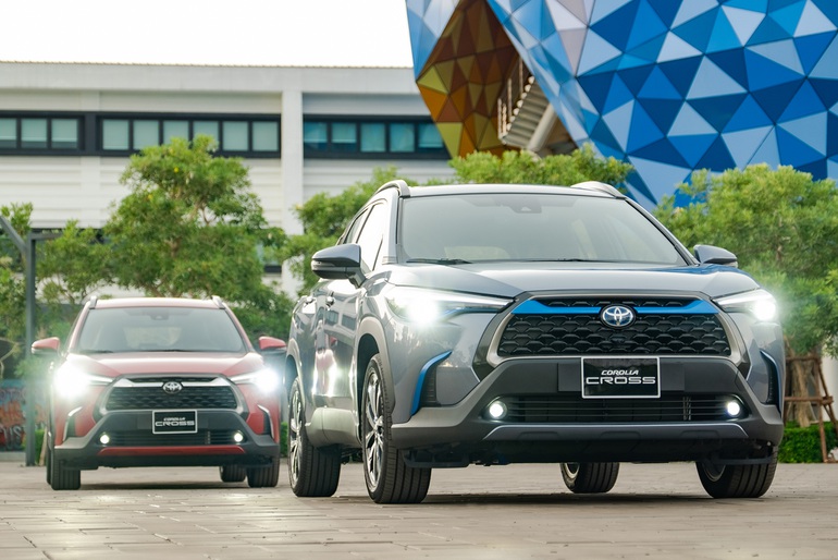 Khách Việt ‘nóng lòng’ trước giá bán mới của Toyota Corolla Cross 2022, so kè Kia Seltos cực gắt ảnh 2