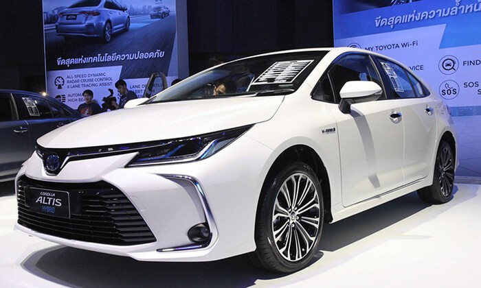 Giá xe Toyota Corola Altis 2021 giảm giá cực gắt quyết ‘lấn át’ Honda Civic: Cơ hội mua xe siêu hời ảnh 1