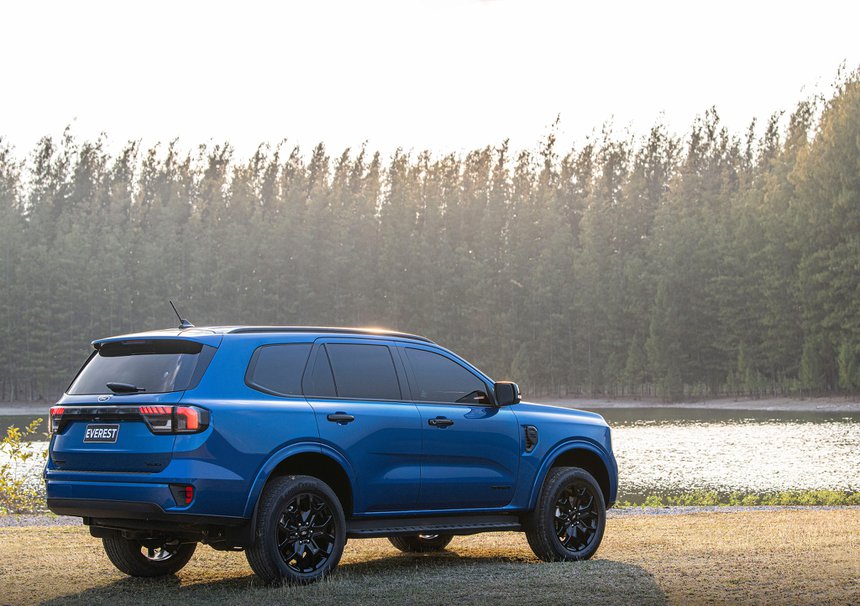 Ford Everest 2023 ra mắt to&agrave;n cầu: Trang bị &lsquo;hạ gục&rsquo; Toyota Fortuner v&agrave; Mitsubishi Pajero Sport ảnh 3