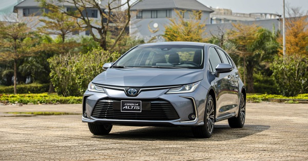 Ngắm 'tuyệt đỉnh mỹ nhân' Toyota Corolla Altis 1.8V 2022: Diện mạo sang chảnh ăn đứt Kia K3, Civic ảnh 1