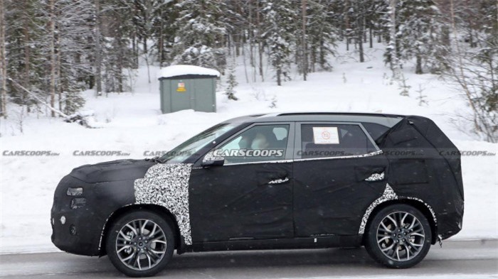 Kia Seltos thế hệ mới 2023 lộ diện: Trang bị, sức mạnh đột ph&aacute; &lsquo;nhấn ch&igrave;m&rsquo; Honda HR-V, Hyundai Kona ảnh 2