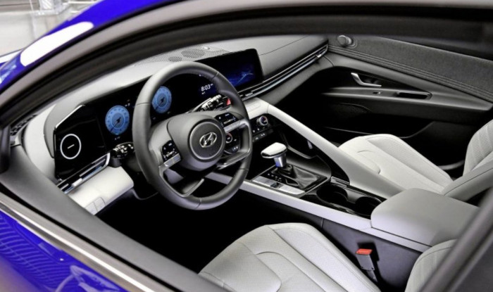 Hyundai Elantra 2022 ra mắt với diện mạo đột ph&aacute; so k&egrave; Kia K3, trang bị đọ sức Toyota Corolla Altis ảnh 2