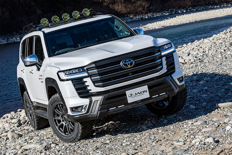 Toyota Land Cruiser thế hệ mới 2022 &lsquo;lột x&aacute;c&rsquo; ngoạn mục với phụ kiện rẻ nhất chỉ từ 16 triệu ảnh 1