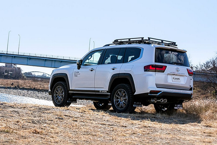 Toyota Land Cruiser thế hệ mới 2022 &lsquo;lột x&aacute;c&rsquo; ngoạn mục với phụ kiện rẻ nhất chỉ từ 16 triệu ảnh 3