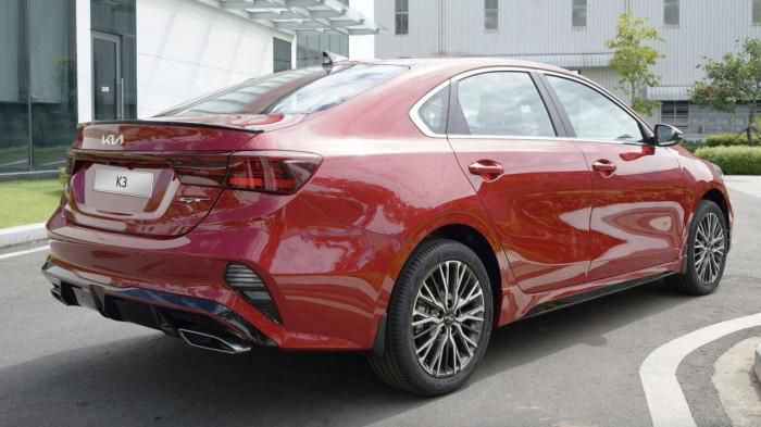 Kia K3 bất ngờ c&oacute; th&ecirc;m bản mới: Ngoại h&igrave;nh đẹp kh&ocirc;ng t&igrave; vết, sẵn s&agrave;ng &lsquo;đối đầu&rsquo; Toyota Corolla Altis ảnh 2