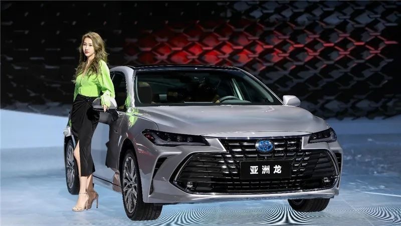 ‘Kẻ soán ngôi’ Toyota Camry 2022 gây sốt với giá 700 triệu, công nghệ đỉnh của chóp ảnh 1