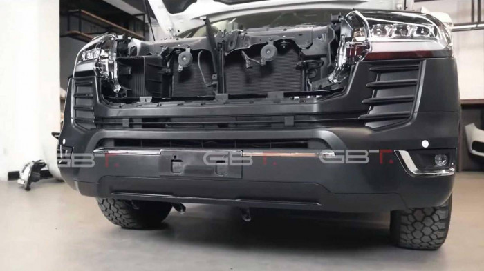 Ngắm Toyota Land Cruiser 'lột xác ngoạn mục' với bộ body kit giá ngang Honda SH 150i 2021 ở Việt Nam ảnh 3