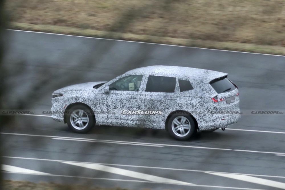 Honda CR-V thế hệ mới 2023 lộ diện: Diện mạo lột x&aacute;c &lsquo;đ&aacute;nh bay&rsquo; Hyundai Tucson, Mazda CX-5 ảnh 3